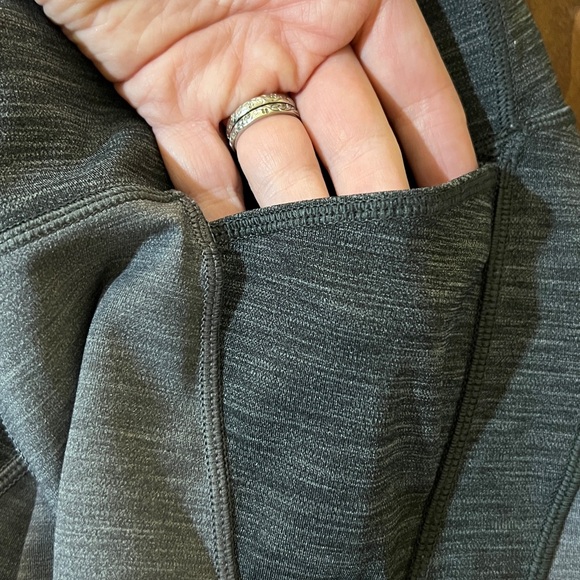 EUC Lululemon Early Extension heathered black titanium silver screen Sz 2 - Picture 9 of 9